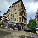 Rose Village Private Apartment